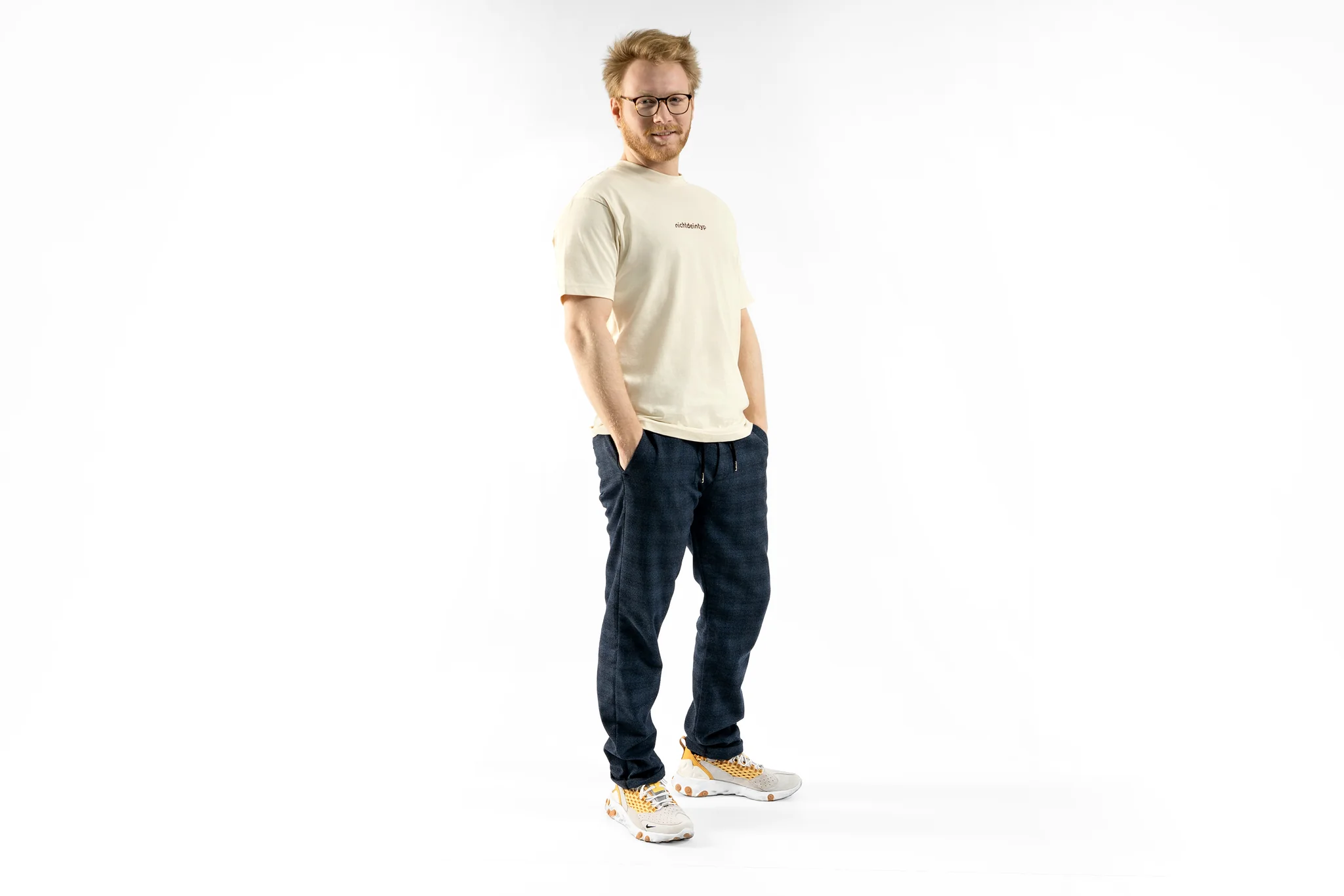 wolfskopf t-shirt in beige, getragen, Shop-Foto